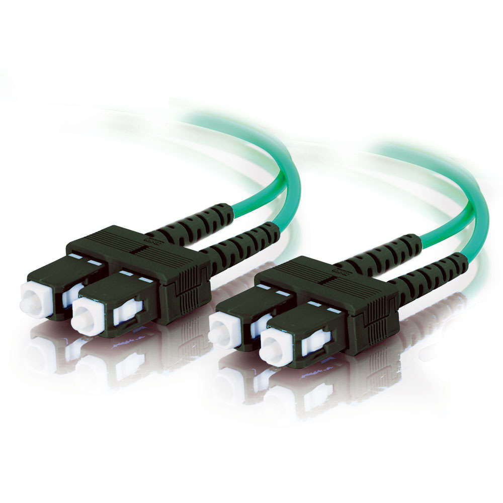 Cable de Fibra Óptica PVC Multimodo Dúplex (LSZH) C2G SC-SC 10Gb 50/125 OM3 - Cable de red - SC multimodo (M) a SC multimodo (M) - 30 m - fibra óptica - dúplex - 50 / 125 micras - OM3 - halógena gratis - agua
