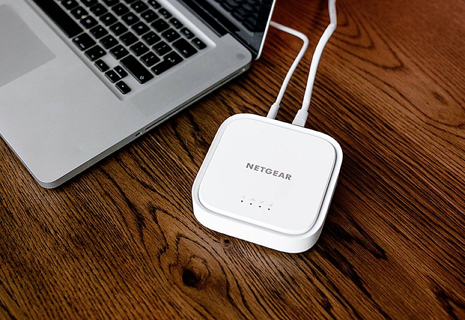 NETGEAR LM1200 - Modem celular sem fios - 4G LTE - Gigabit Ethernet - 150 Mbps